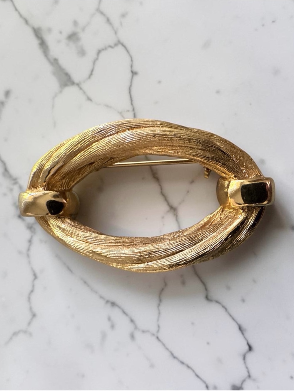 Vintage Christian Dior Germany Gold Twisted Rope Brooch Pin Oval Textured - Picture 1 of 6